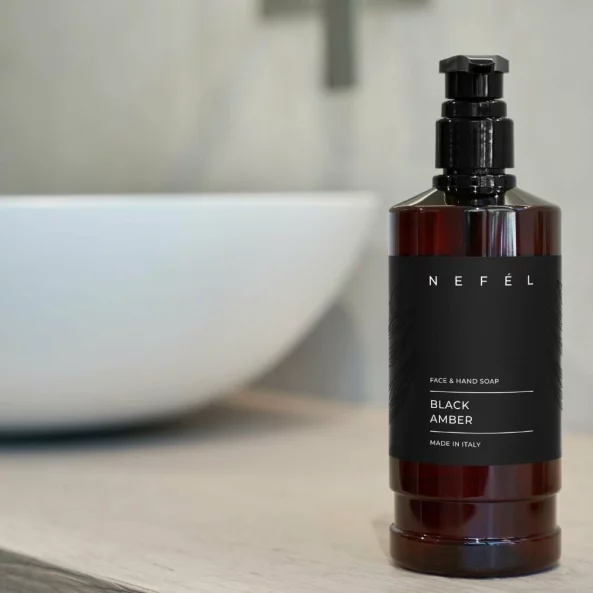 Sapun lichid hotelier Nefel, Black Amber, 480ml