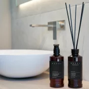 Sapun lichid hotelier Nefel, Cedarwood &amp; Hibiscus, 480ml