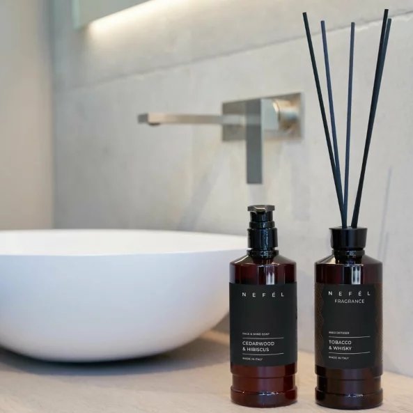 Sapun lichid hotelier Nefel, Cedarwood &amp; Hibiscus, 480ml