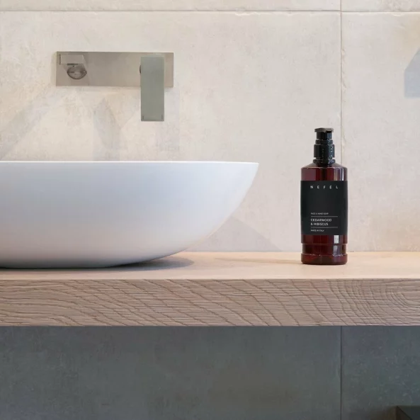 Sapun lichid hotelier Nefel, Cedarwood &amp; Hibiscus, 480ml