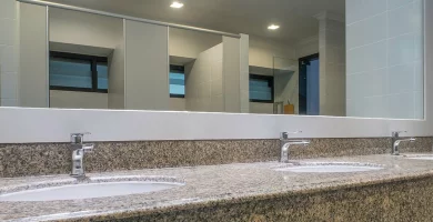 7 greșeli frecvente în igienizarea băii publice (și cum le eviți)